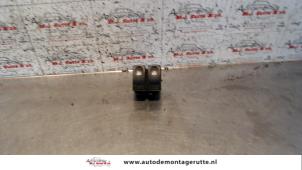 O109298 Gebruikte combischakelaar ramen Renault Twingo