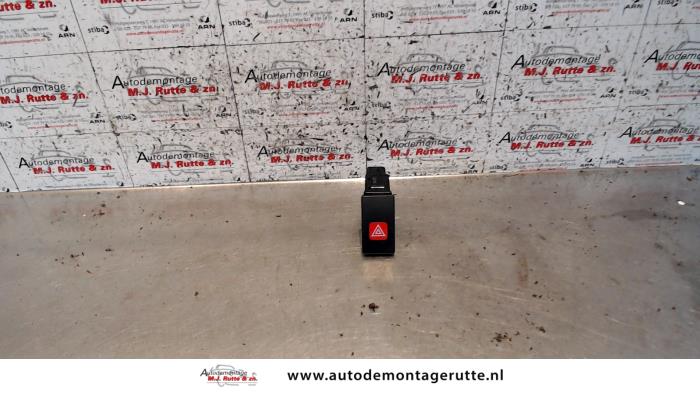 Gebruikte Gevarenlicht Schakelaar Hyundai Matrix O104270