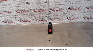 O104270 Gebruikte alarmlicht schakelaar Hyundai Matrix