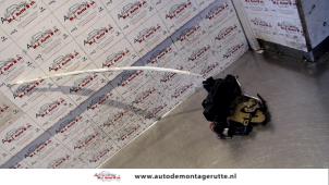O82802 Gebruikte deurslot mechaniek 4deurs links-voor Audi A6