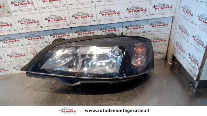 Koplamp links van een Opel Astra G (F67) 1.6 16V 2002