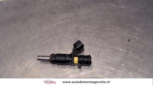 O121632 Gebruikte injector (benzine injectie) Peugeot 308