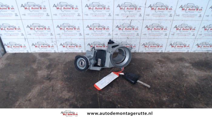 Gebruikte Sleutel+Contactslot Opel Corsa O114048