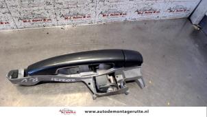O81167 Gebruikte deurgreep 4deurs rechts-voor Peugeot 207