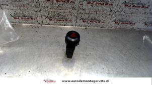O104367 Gebruikte paniekverlichtings schakelaar Kia Sorento