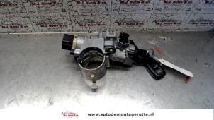O114169 Gebruikte kontaktslot+sleutel Mazda 2.