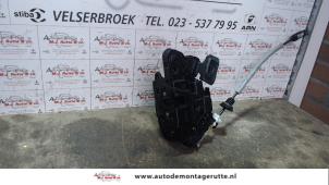 O82935 Gebruikte portierslot mechaniek 4deurs links-voor Volkswagen Polo