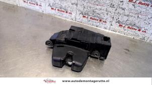 O91852 Gebruikte slotmechaniek achterklep Peugeot 207