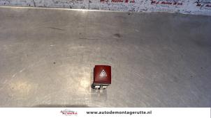 O104456 Gebruikte gevarenlicht schakelaar Peugeot 207