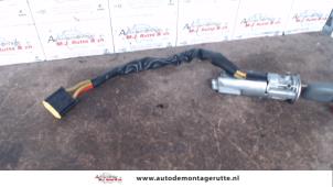 O114368 Gebruikte sleutel+contactslot Renault Twingo