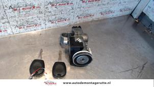 O114189 Gebruikte kontaktslot+sleutel Nissan Primera
