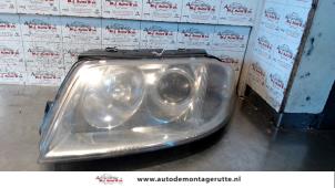 O72134 Gebruikte koplamp links Volkswagen Passat