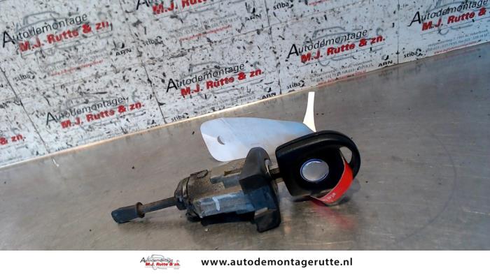Gebruikte Deurslot Cilinder links Volkswagen Lupo O81409