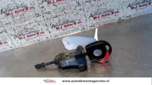 O81409 Gebruikte deurslot cilinder links Volkswagen Lupo