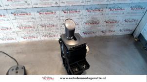 O131946 Gebruikte selectiehendel automaat Toyota Prius
