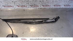 O97714 Gebruikte ruitenwisserarm achter Mitsubishi Space Star