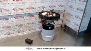 O120694 Gebruikte tank element pomp Mazda 3.