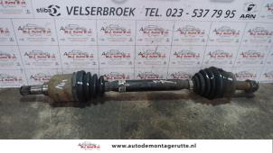 O111081 Gebruikte aandrijfas links-voor Fiat Stilo