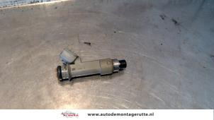 Gebruikte Injector (benzine injectie) Toyota Aygo (B10) 1.0 12V VVT-i Prijs € 15,00 Margeregeling aangeboden door Autodemontage M.J. Rutte B.V.