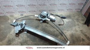 O78203 Gebruikte ruitmechaniek 4deurs links-voor Nissan Primera