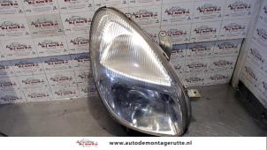 O74475 Gebruikte rechter koplamp Daihatsu Sirion