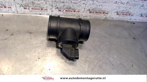O116242 Gebruikte luchthoeveelheidsmeter Opel Astra