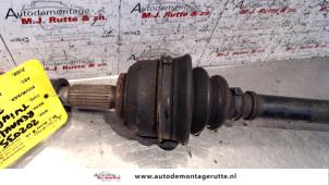 O111314 Gebruikte steekas links-voor Renault Twingo