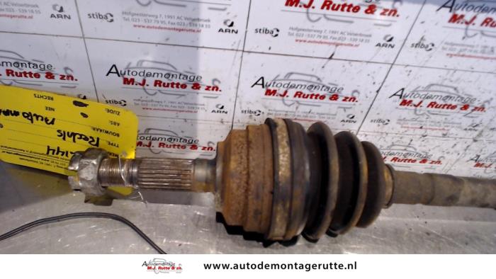 Gebruikte Aandrijfas rechts-voor Daihatsu Charade (G200/203) 1.5 SG,SR 16V MPI Valera Prijs op aanvraag aangeboden door Autodemontage M.J. Rutte B.V.
