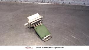 O130705 Gebruikte kachel weerstand Opel Meriva