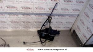 O82725 Gebruikte portierslot mechaniek 2deurs rechts Peugeot 207