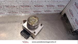 O114866 Gebruikte abs pomp Suzuki Ignis