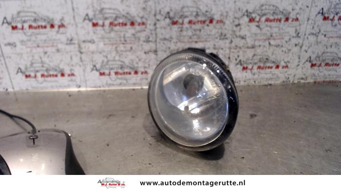 Gebruikte Mistlamp rechts-voor Nissan Almera Tino O75131