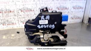 O83980 Gebruikte deurslot mechaniek 4deurs rechts-achter Skoda Octavia