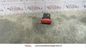 O104414 Gebruikte gevarenlicht schakelaar Landrover Freelander