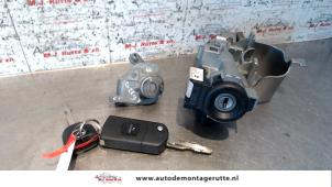 O114170 Gebruikte kontaktslot+sleutel Mazda 2.