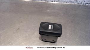 O107721 Gebruikte schakelaar elektrisch raam Landrover Freelander