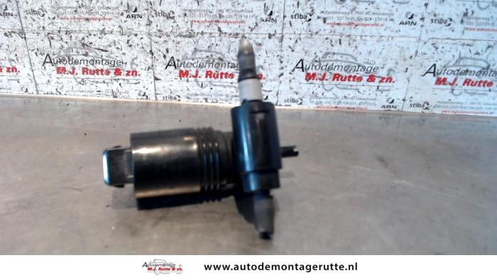 Gebruikte Ruitensproeierpomp voor Nissan Micra O115337