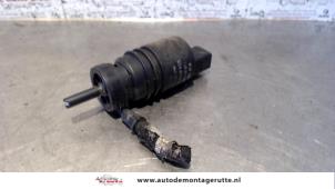 O115210 Gebruikte ruitensproeierpomp voor Volkswagen Transporter