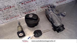 Gebruikte Set Cilindersloten (compleet) Volkswagen Fox (5Z) 1.2 Prijs op aanvraag aangeboden door Autodemontage M.J. Rutte B.V.