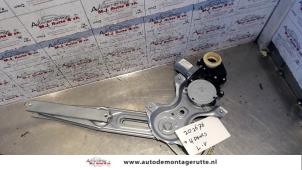 O78541 Gebruikte ruitmechaniek 4deurs links-voor Toyota Yaris