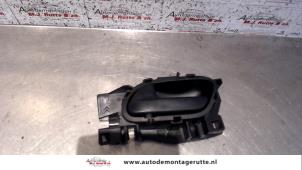 O79895 Gebruikte portiergreep 2deurs links Peugeot Expert