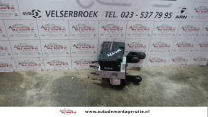 O114805 Gebruikte abs pomp Mazda 3.