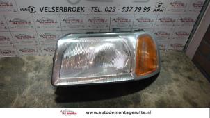 Gebruikte Koplamp links Landrover Freelander Hard Top 2.0 di Prijs op aanvraag aangeboden door Autodemontage M.J. Rutte B.V.