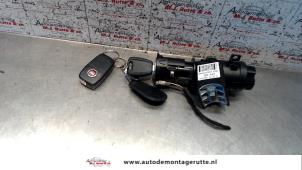 Gebruikte Kontaktslot + Sleutel Fiat Panda (169) 1.2 Fire Prijs op aanvraag aangeboden door Autodemontage M.J. Rutte B.V.