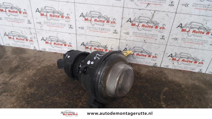 Mistlamp rechts-voor van een Smart Fortwo Cabrio (450.4) 0.8 CDI 2001