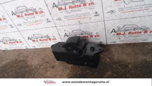 O108036 Gebruikte raam schakelaar elektrisch Mitsubishi Colt
