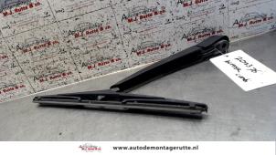 O97388 Gebruikte ruitenwisserarm achter Ford Mondeo