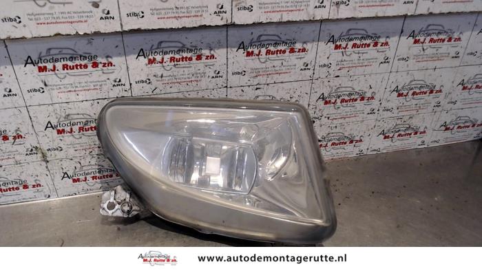Gebruikte Mistlamp rechts-voor Peugeot 607 O75203