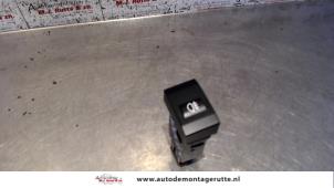 O106282 Gebruikte schakelaar mistlamp Kia Sorento
