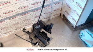 O84055 Gebruikte slotmechaniek portier 4deurs rechts-achter Volvo V50